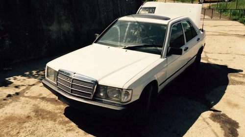 Dezmembrez Mercedes 190 motor 2.0 diesel 1989