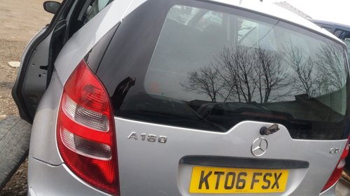 DEZMEMBREZ MERCEDES A180 AN 2006