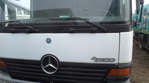 Dezmembrez Mercedes Atego 1999 motor 4249 cc 