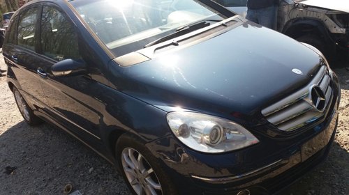 Dezmembrez Mercedes B-Class 2.0cdi, W245, B200, an 2006, faruri xenon, volan stanga