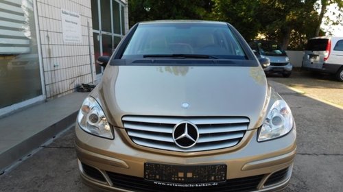 Dezmembrez Mercedes B-CLASS W245 2010 Hatchback 1.7i