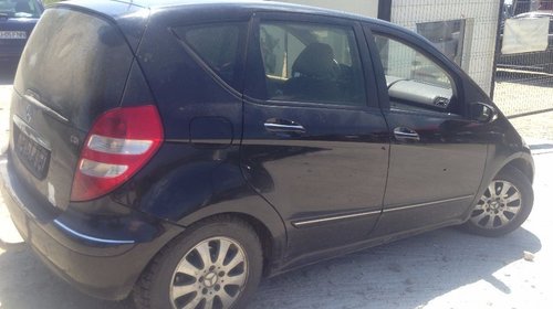 Dezmembrez mercedes benz A180 2005 2.0d