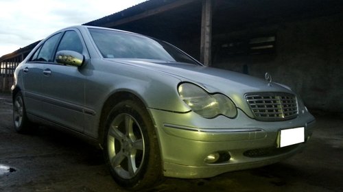 Dezmembrez Mercedes Benz C Class W203 2.2CDi,