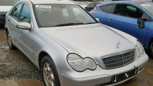 Dezmembrez Mercedes-Benz C200 cdi 2004 / 207.000km