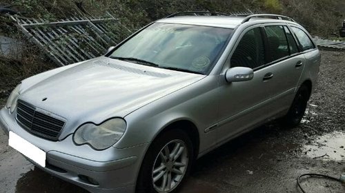 Dezmembrez Mercedes Benz C220 CDI W203 2.2CDi