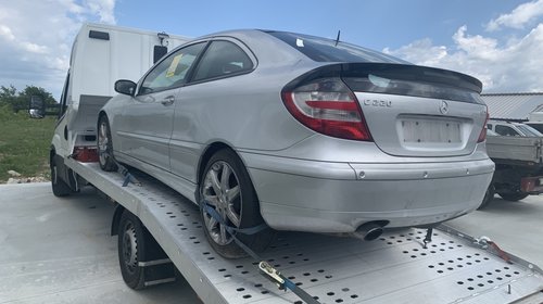 Dezmembrez Mercedes-Benz C220cdi w203 coupe