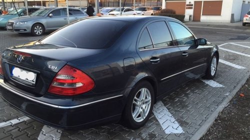 Dezmembrez Mercedes Benz E class W211 Avantgarde 2.7 Diesel