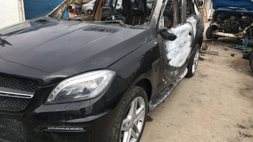 Dezmembrez Mercedes-Benz ML 350 BlueTec