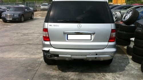 Dezmembrez Mercedes Benz Ml500i An 2003