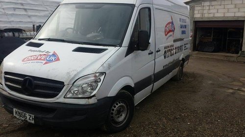 Dezmembrez mercedes benz sprinter 2.2 cdi