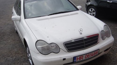 Dezmembrez Mercedes C 200 CDI