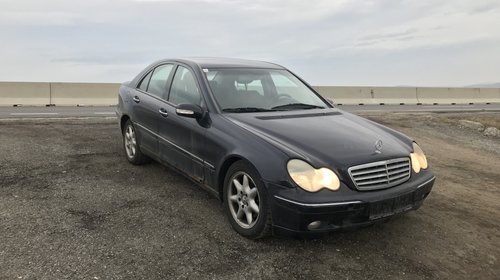 Dezmembrez Mercedes C 2004