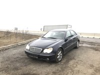 Dezmembrez Mercedes C 2004