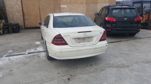 Dezmembrez Mercedes C 220 cdi 2002