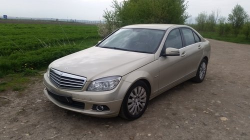 Dezmembrez Mercedes C220  CDI - W204