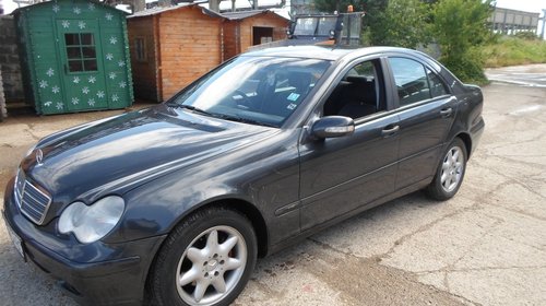 Dezmembrez Mercedes C-class 2.2cdi w203