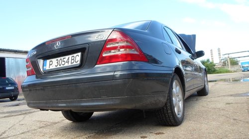 Dezmembrez Mercedes C-class 2.2cdi w203