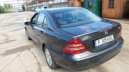 Dezmembrez Mercedes C-class 2.2cdi w203