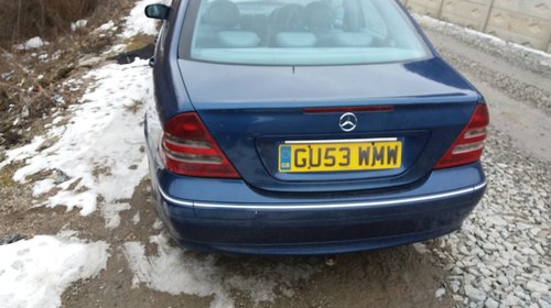 Dezmembrez Mercedes C Class 2.7 CDI Cp 170 an 2003