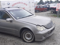 Dezmembrez Mercedes C Class din 2004, motor 2.2 Diesel