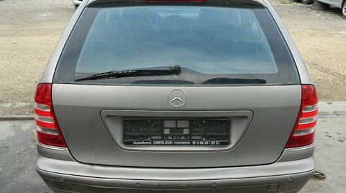 Dezmembrez Mercedes C Class din 2004