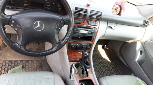 Dezmembrez Mercedes C-Class W203 2002 BERLINA 2.4 BENZINA 4 MATIC