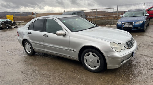 Dezmembrez Mercedes C-Class W203 2002 Limuzina 2,2 cdi