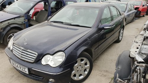 Dezmembrez Mercedes C Class W203 2005 2.7cdi 