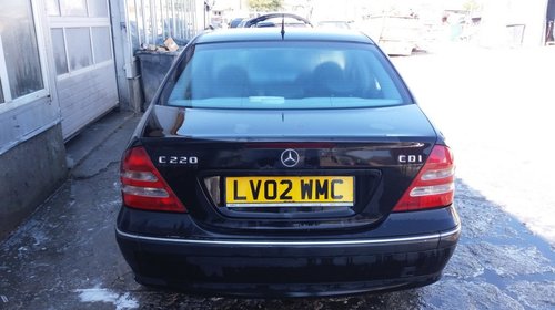 Dezmembrez Mercedes C Class W203 an f 2002 2.2 CDI 143 cai