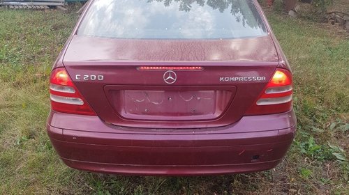 Dezmembrez Mercedes C-class w203 C200 Kompressor