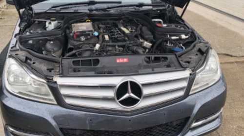 Dezmembrez Mercedes c class W204 2.2 euro 5 cod motor 651