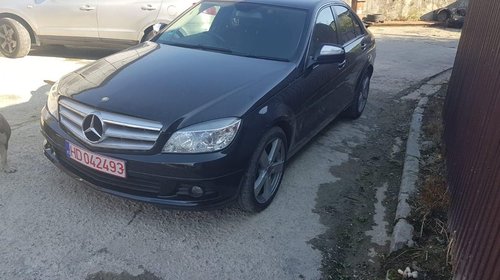 Dezmembrez Mercedes C class W204 an 2009 moto