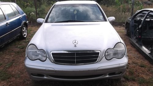 Dezmembrez Mercedes C Class W303 an 2002 motor 1800 benzina