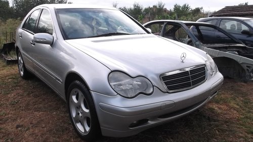 Dezmembrez Mercedes C Class W303 an 2002 motor 1800 benzina