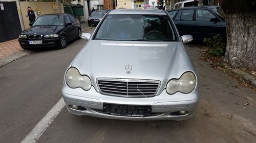 Dezmembrez Mercedes c class