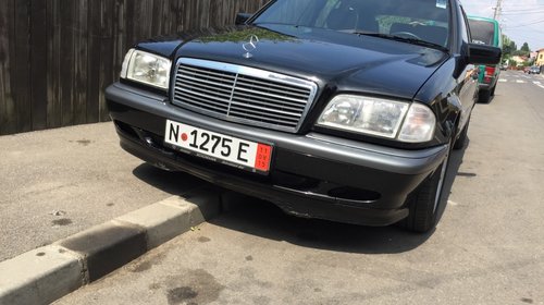 Dezmembrez Mercedes C Classe 2.2 cdi din 2000