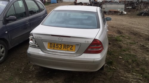 Dezmembrez Mercedes C-Classe, motor 2.7 diesel, an 2001