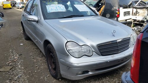 Dezmembrez Mercedes C180 C-class W203 2.0 95k