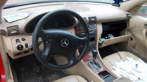 Dezmembrez Mercedes C180 compresor 2003 w 203