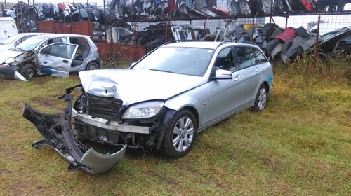 Dezmembrez Mercedes C200 break 2010