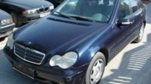 Dezmembrez Mercedes C200 cdi din 2000