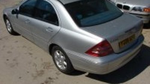 Dezmembrez Mercedes C200 Kompressor din 2001