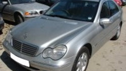 Dezmembrez Mercedes C200 Kompressor din 2001