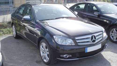 Dezmembrez Mercedes C220 2009