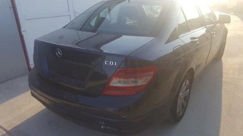 Dezmembrez MERCEDES C220 an 2008