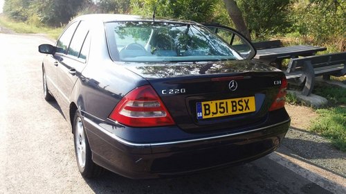 Dezmembrez Mercedes C220 Avangarde w203