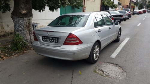 Dezmembrez mercedes c220 cdi 2.2 cdi 6 trepte