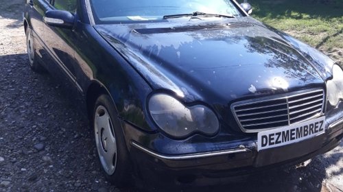 Dezmembrez Mercedes C220 cdi 2003