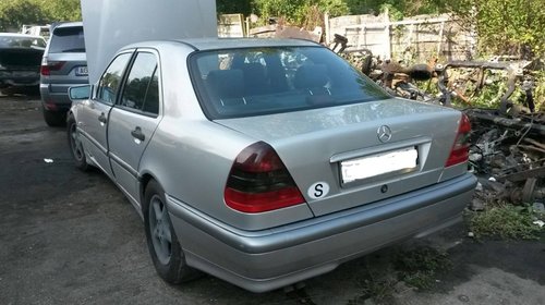 Dezmembrez Mercedes C220 cdi w202