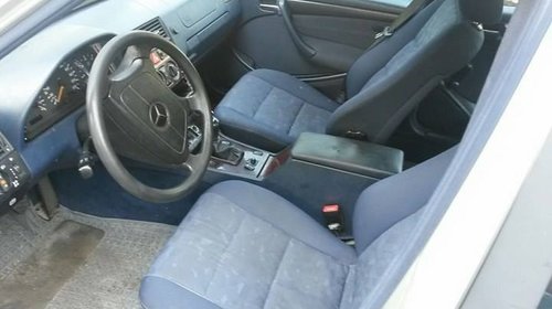 Dezmembrez Mercedes C220 cdi w202